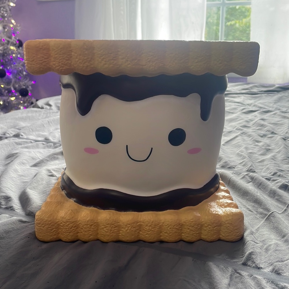 Big s’more squish smells like s’mores